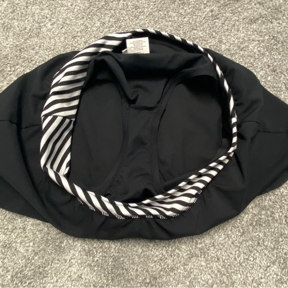 Black & White Nike Athletic Shorts, L - Picture 7 of 9